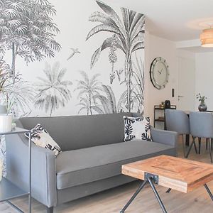 Tropical Apartment - Fuer Freunde & Familien, Stadtnah, Parkplatz, E-Ladestation, Gitterbox Fuer Fahrraeder, Fitnessstudio, Digitale Gaestemappe Mit Restaurant- Und Unternehmenstipps